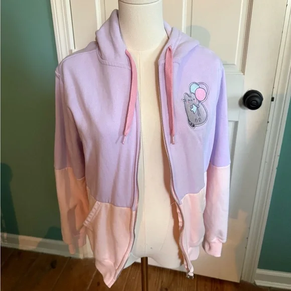 Pusheen Sweatshirt - Picture 2 of 6